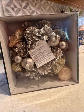 VTG Kurt S Adler Santa’s World Pinecone Candle Ring Wreath Silver Gold H1589 NIB